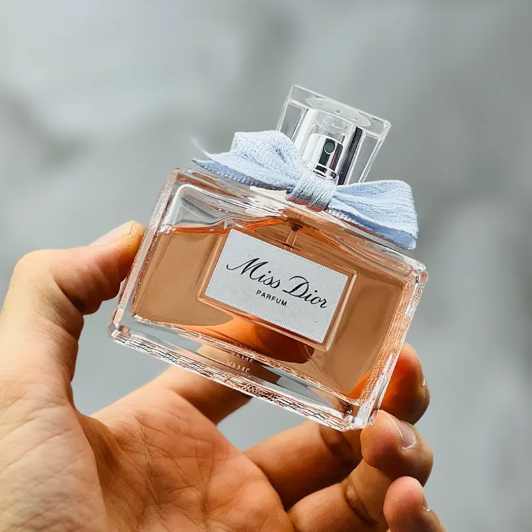عطر ادکلن میس دیور پارفوم 80 میل مسترکوالیتیی