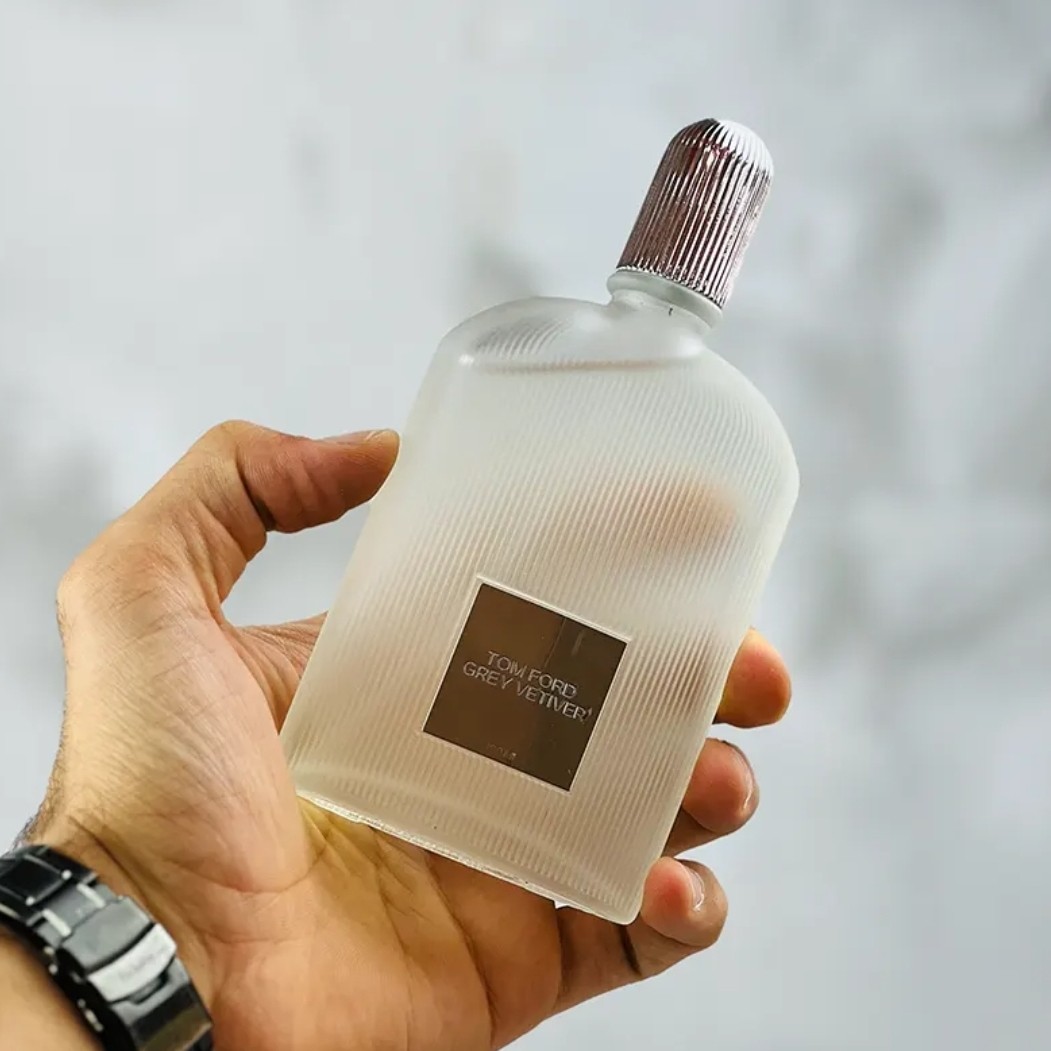 عطر ادکلن تام فورد گری وتیور ادو پرفیوم 5 میل دکانتی