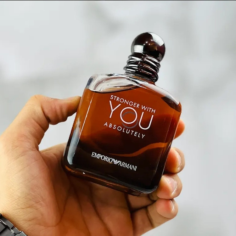 عطر ادکلن جورجیو آرمانی استرانگر ویت یو ابسولوتلی 5 میل دکانتی
