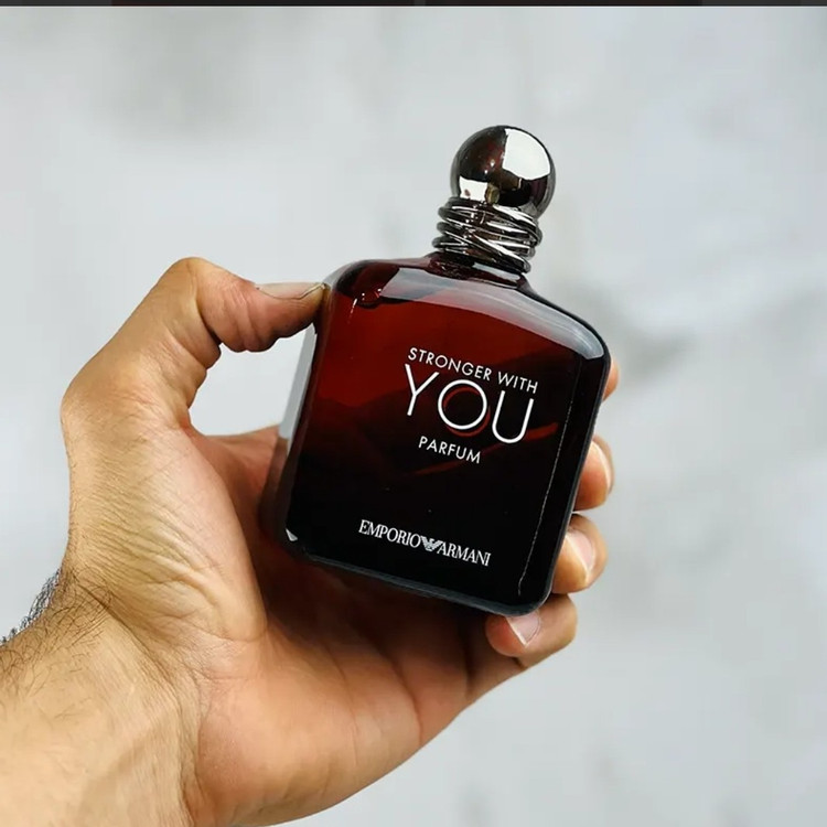 عطر ادکلن یو استرانگر ویت یو پارفوم 10 میل دکانتی