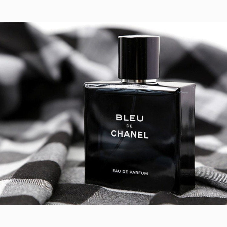 عطر و ادکلن بلوشنل Bleu De Chanel اصل با کیفیت و ماندگاری فوق العاده بالا ( حداقل خرید 10 میل )