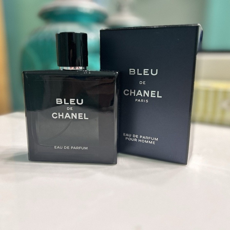 عطر و ادکلن بلوشنل Bleu De Chanel اصل با کیفیت و ماندگاری فوق العاده بالا ( حداقل خرید 10 میل )