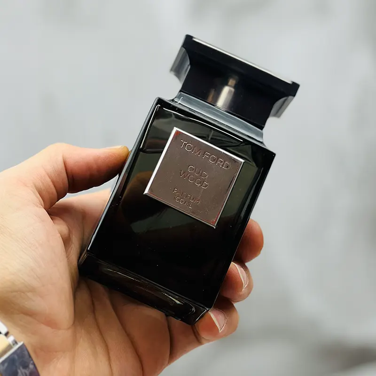 عطر ادکلن تام فورد عود وود پارفوم 50 میل مستر کوالیتی دکانتی