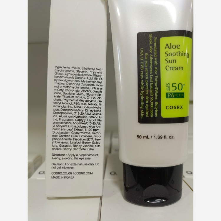 کرم ضد آفتاب آلوئه ورا کوزارکس SPF50 حجم 50 میل
