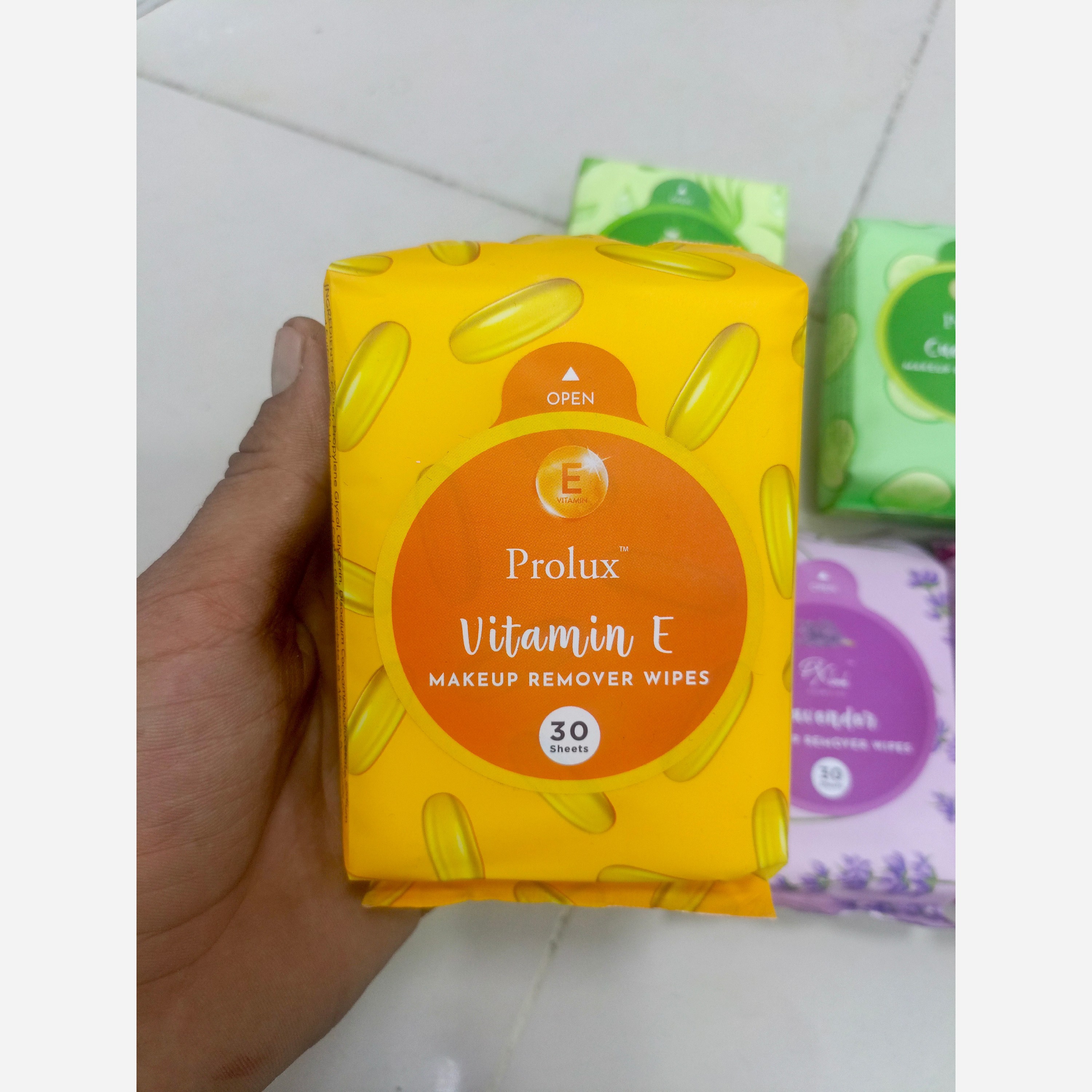 دستمال مروطب با 5رایحه