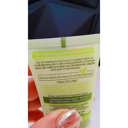 اسکراب روشن کننده برنج سیمپل Smoothing Facial Scrub