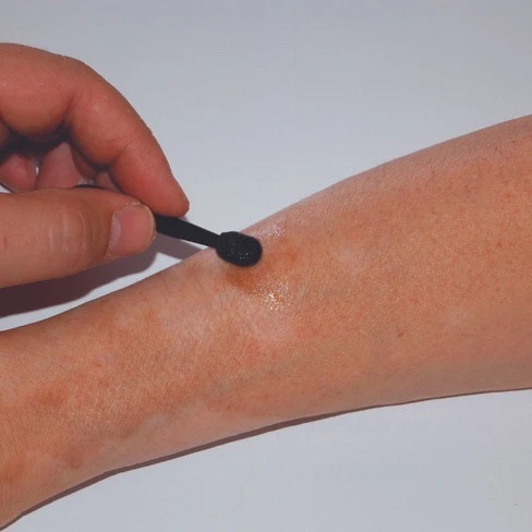 ژل پوشاننده ویتیلیگو ام سی ام ACM Viticolor (یکنواختکننده رنگ پوست) اورجینال