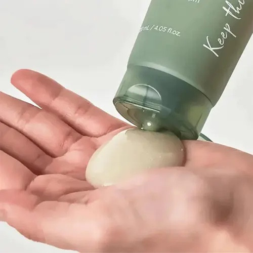 فوم شوینده پاک کننده عمقی منافذ آنوا Heartleaf Quercetinol اورجینال