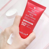 کرم ضد آفتاب مرطوب کننده مدی کیوب (تسکین دهنده) SPF50 اورجینال