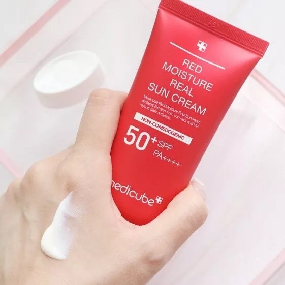 کرم ضد آفتاب مرطوب کننده مدی کیوب (تسکین دهنده) SPF50 اورجینال